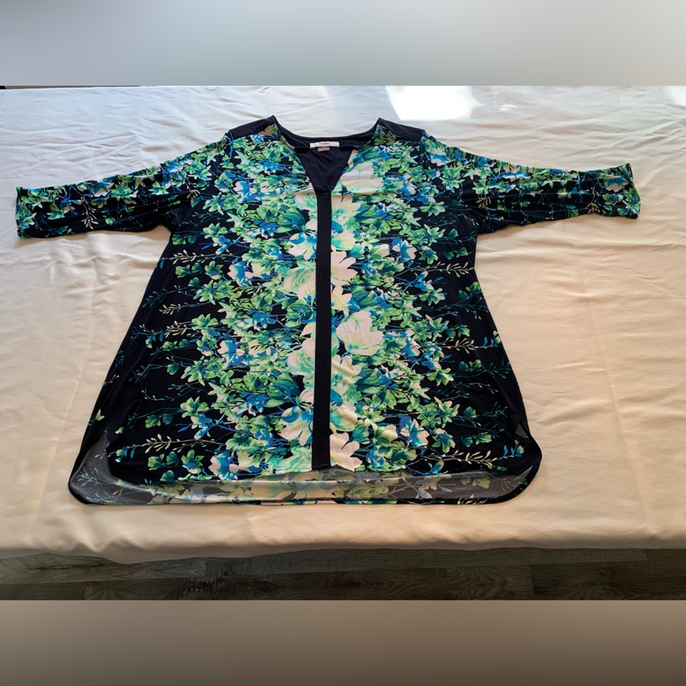 TanJay Plus Black and Multicolor top - Picture 1 of 10